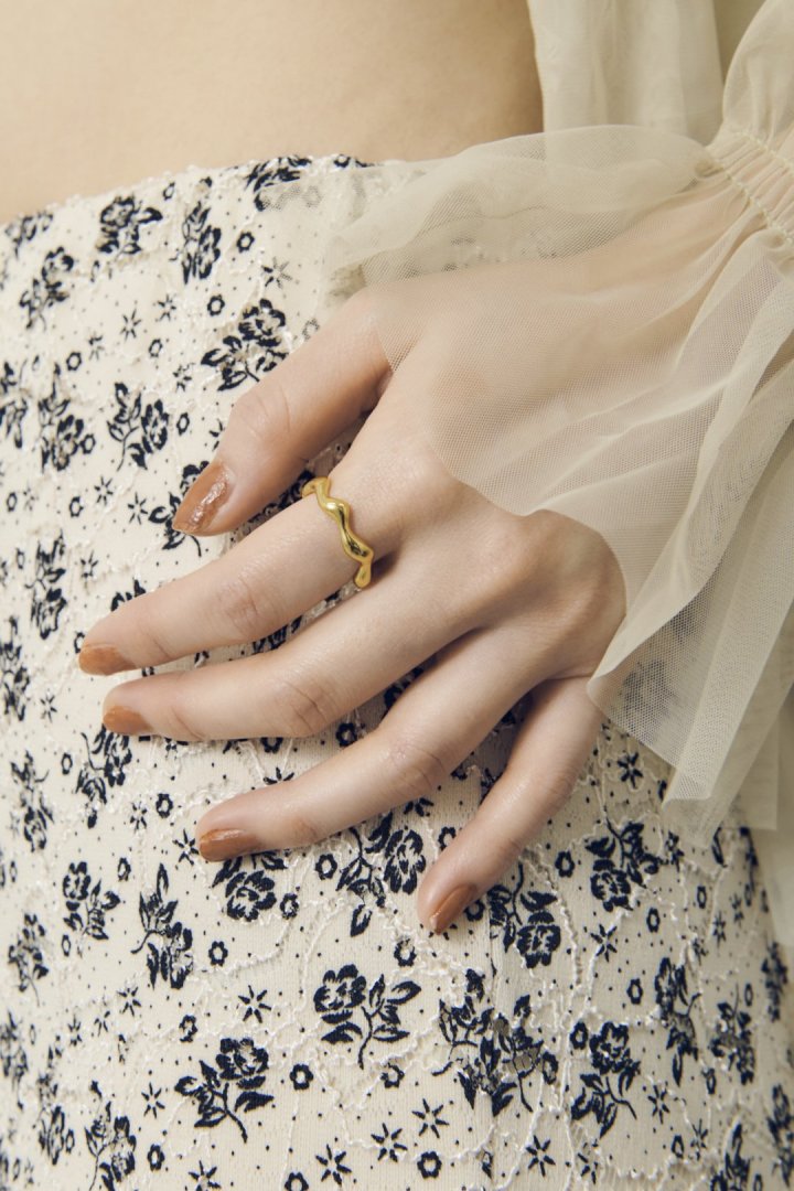 ニュアンス ウェービー ステンレス リング