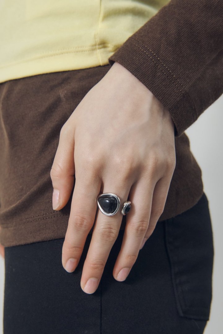 カラー × メタル ハグ リング