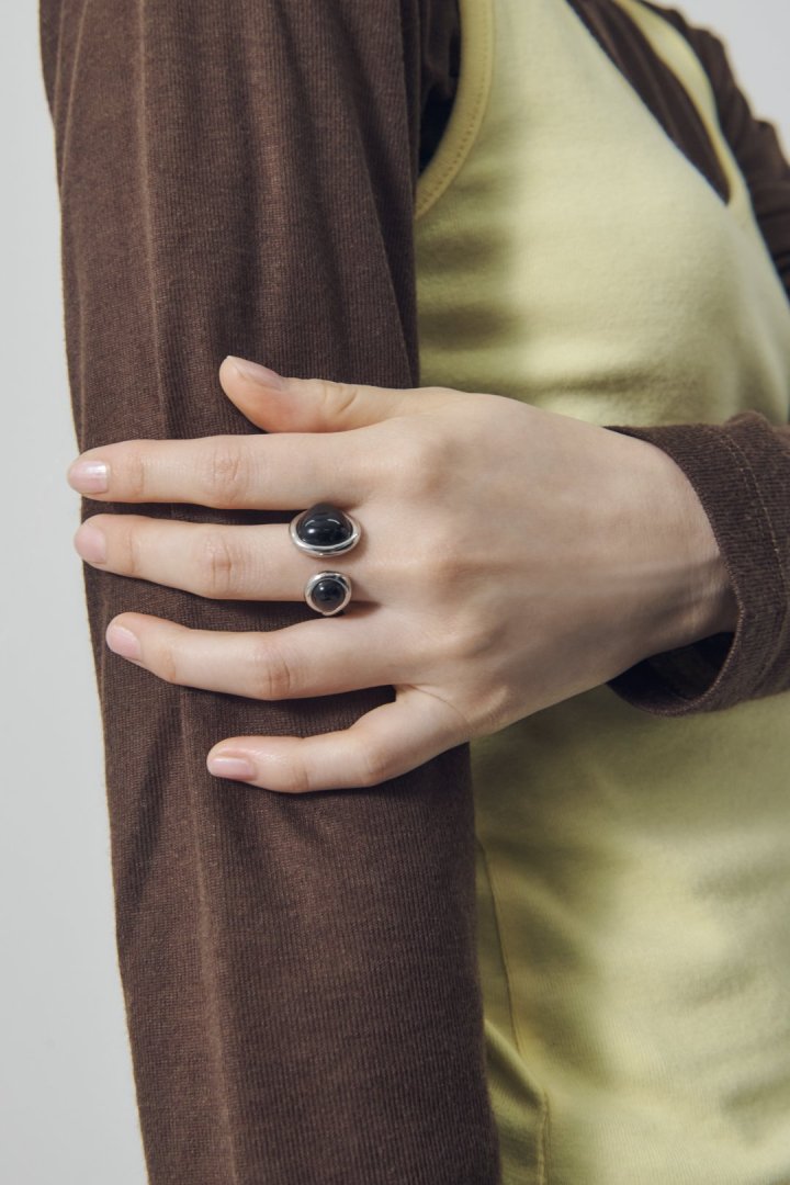 カラー × メタル ハグ リング