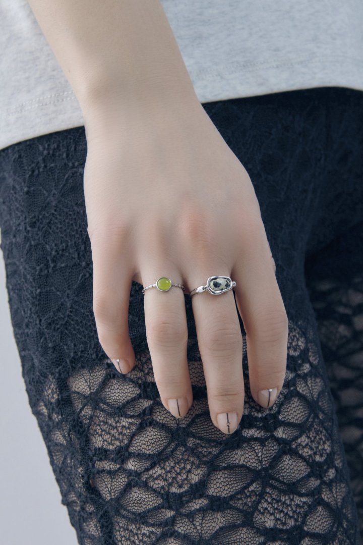 ダルメシアン × カラー ストーン セット リング