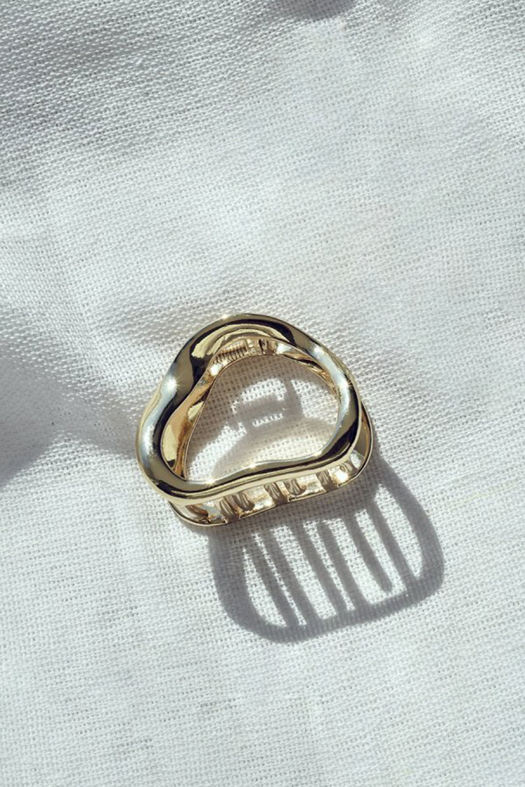 カーム トライアングル バンス クリップ – GOLDY Onlinestore