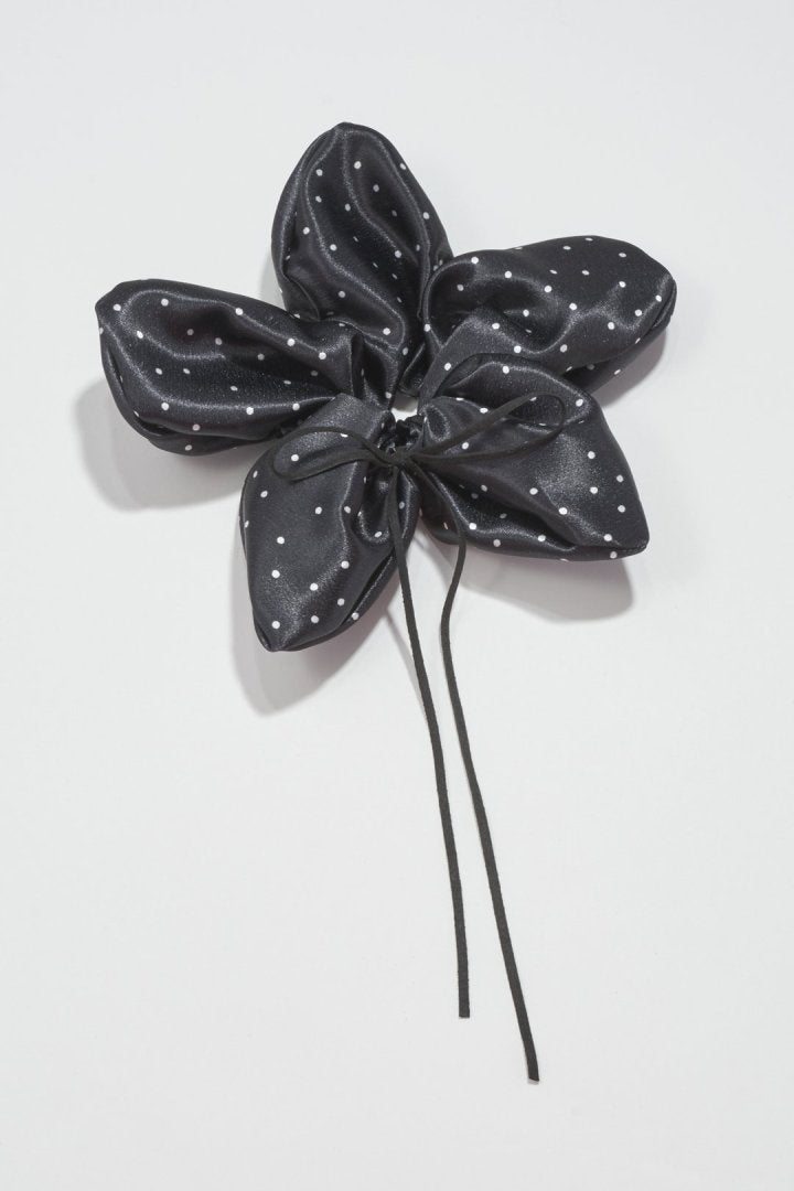 フラワー シェイプ ビッグ シュシュ – GOLDY Onlinestore