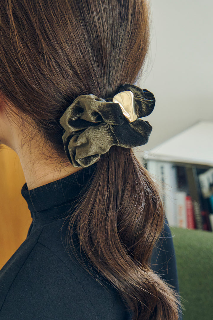 メタル プレート ベロア シュシュ