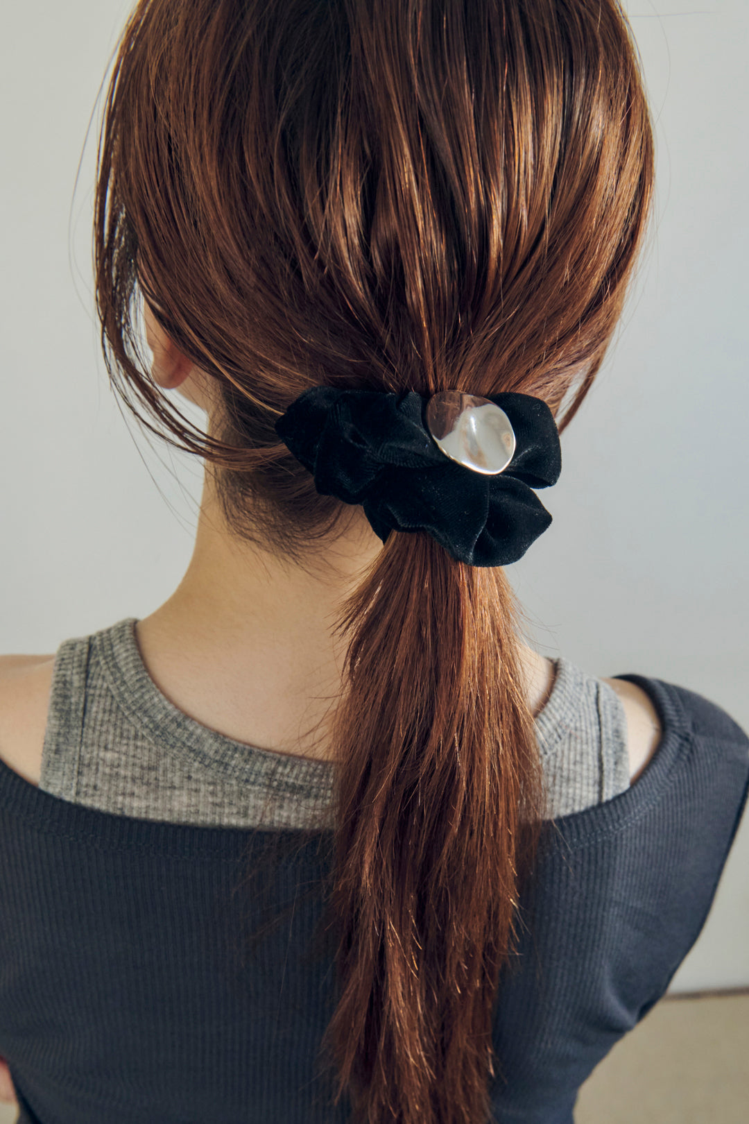 メタル プレート ベロア シュシュ