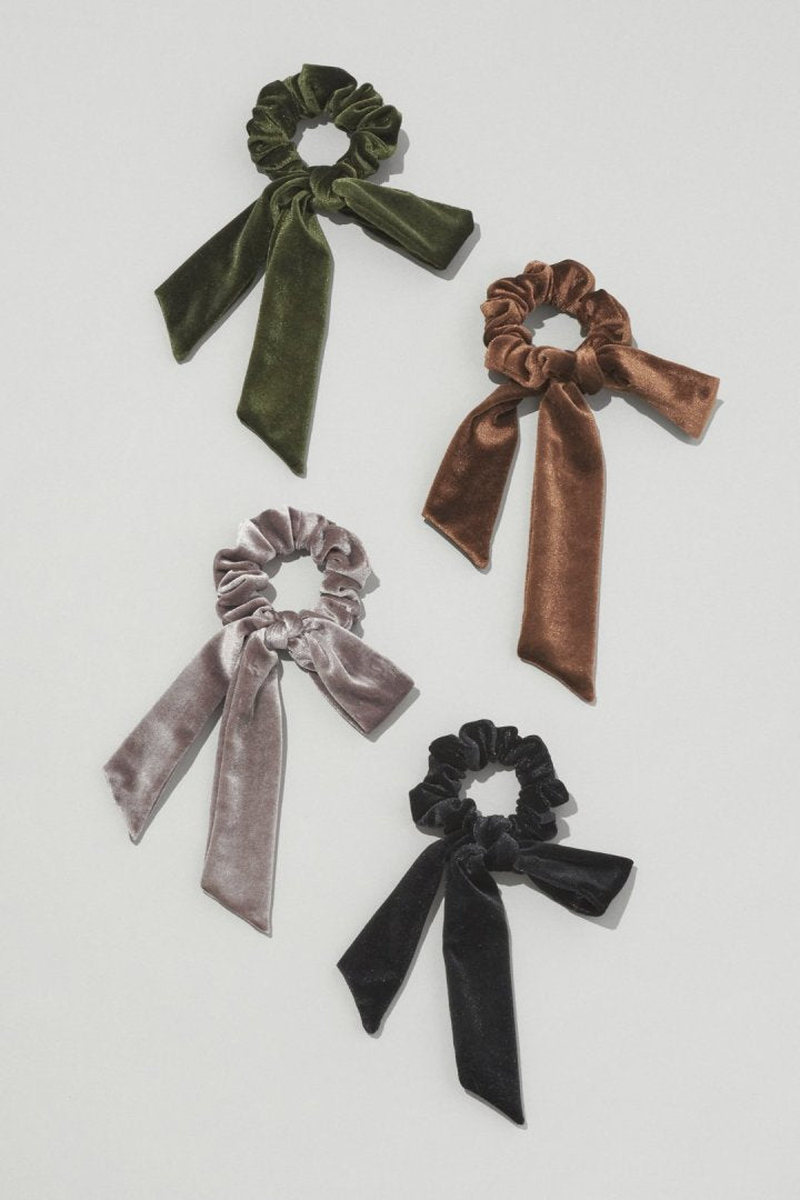 ベロア ハング シュシュ