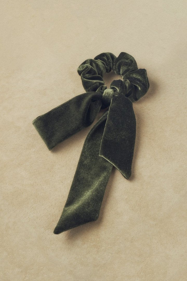 ベロア ハング シュシュ