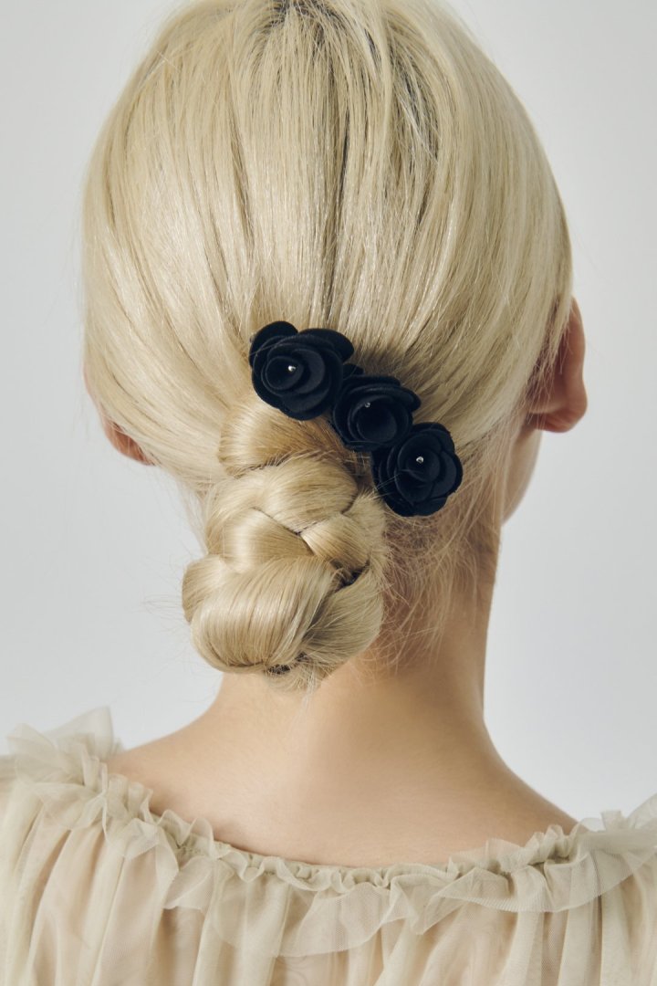 スエード ローズ ヘアー クリップ