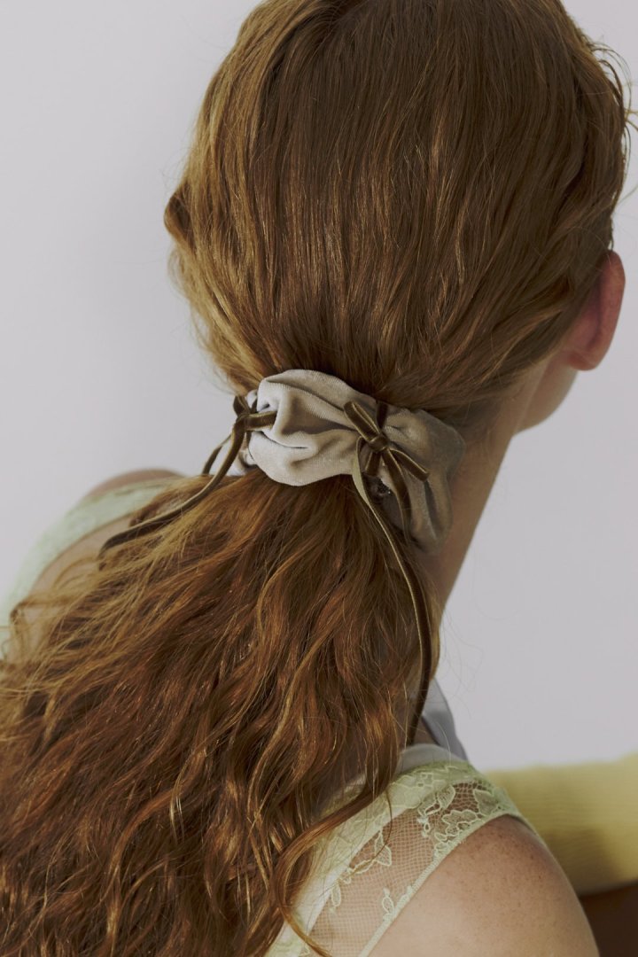 スリム ミディアムたらりん ヘアクリップ 髪飾り 木馬リボン ゴールド スリム ミディアムたらりん ヘアクリップ 髪飾り 木馬リボン ゴールド