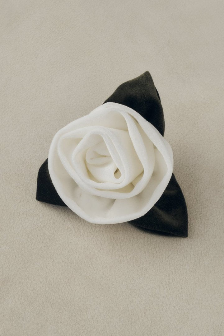 ビッグ ローズ バレッタ