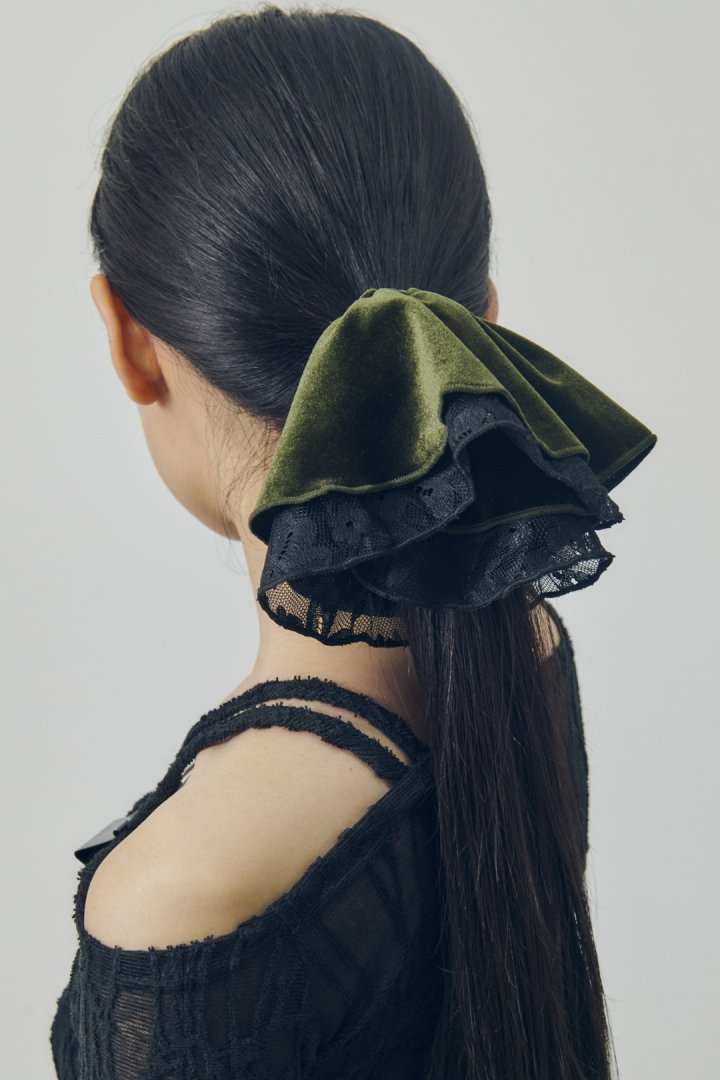 ベロア × レース サーキュラー シュシュ