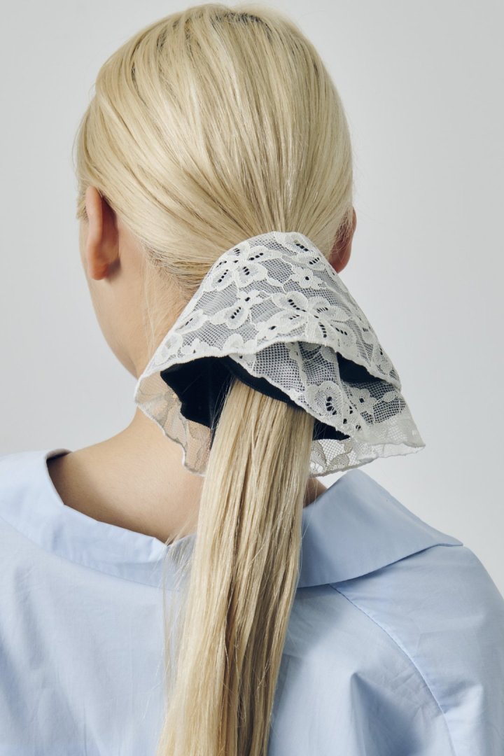 ベロア × レース サーキュラー シュシュ