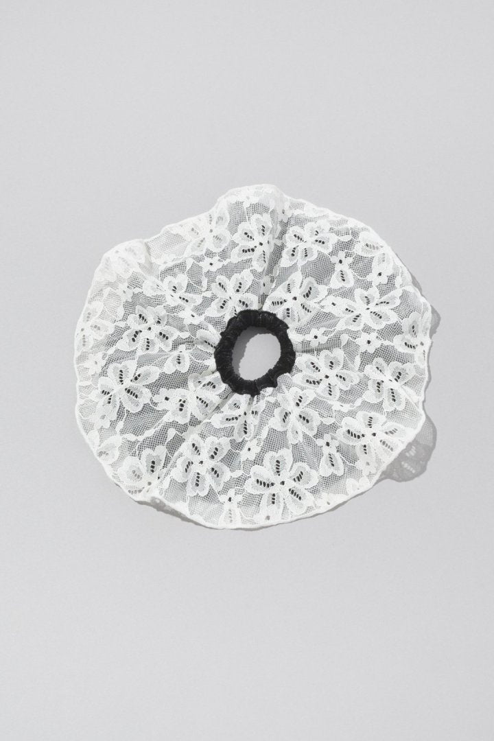 ベロア × レース サーキュラー シュシュ