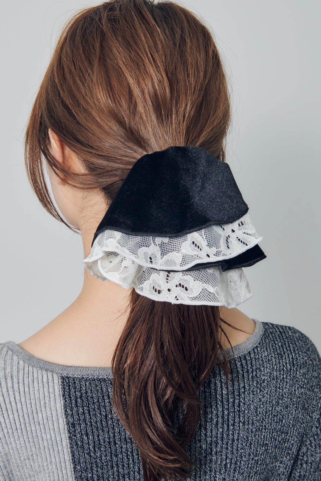 ベロア × レース サーキュラー シュシュ