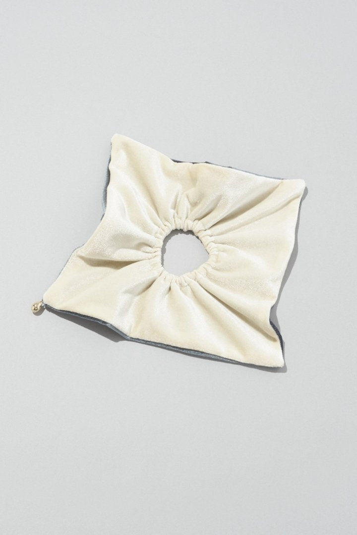 バイカラー ベロア スクエア ビッグ シュシュ