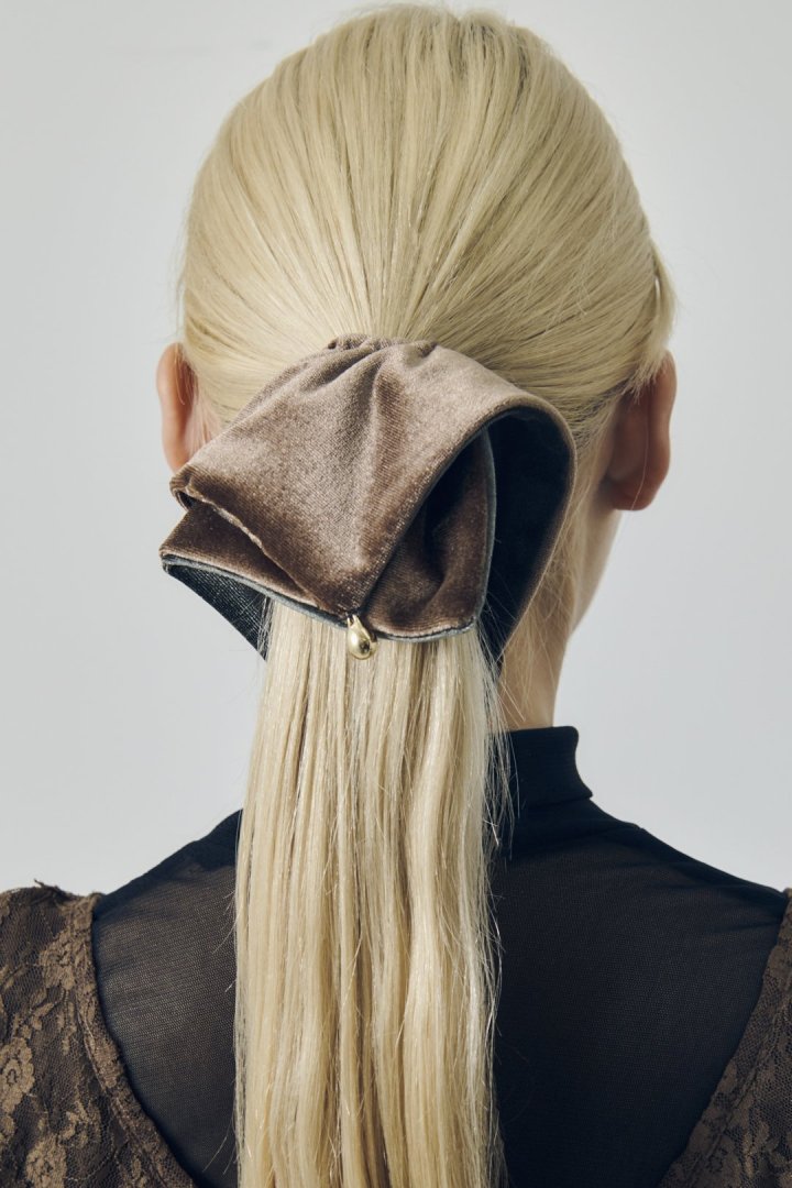 バイカラー ベロア スクエア ビッグ シュシュ