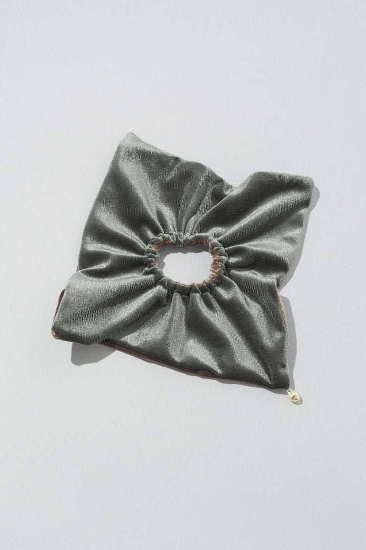 バイカラー ベロア スクエア ビッグ シュシュ