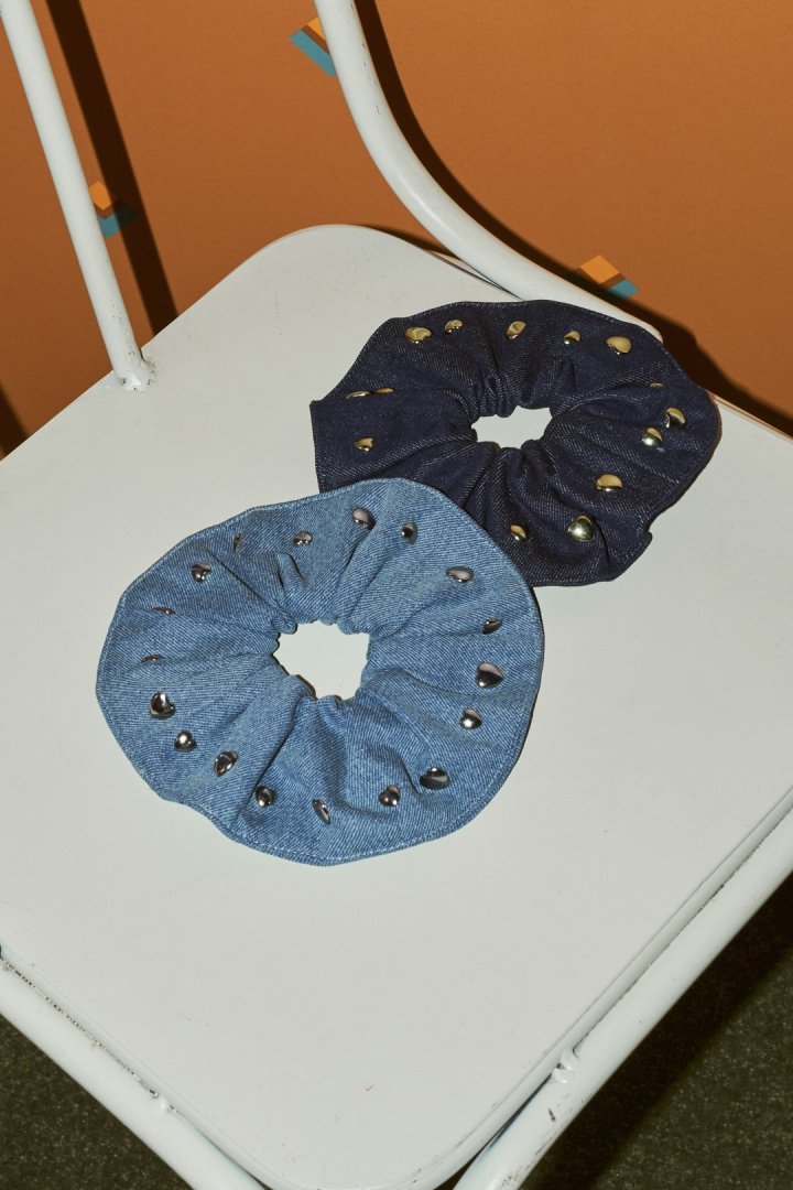 スタッズ デニム シュシュ