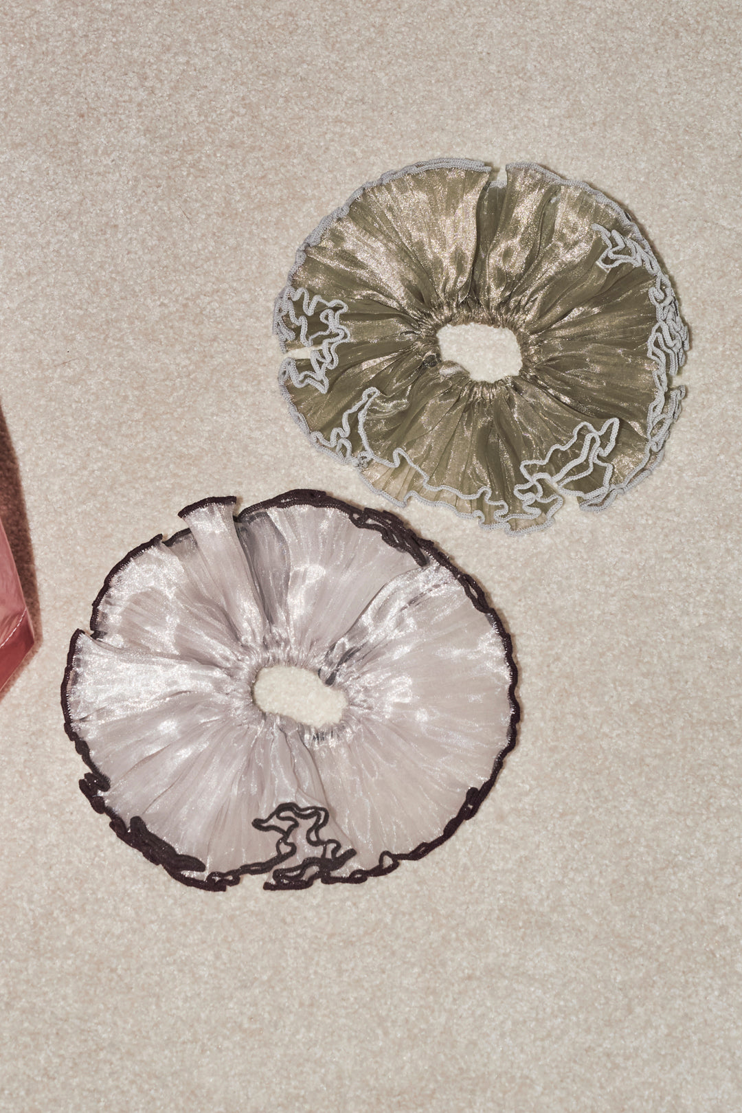 パイピング プリーツ ビッグ シュシュ