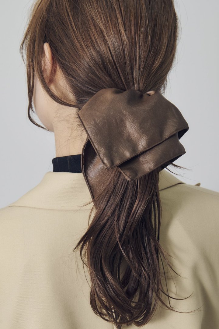 シャイニー スクエア ビッグ シュシュ