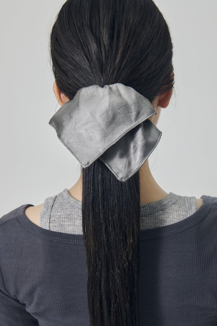 シャイニー スクエア ビッグ シュシュ