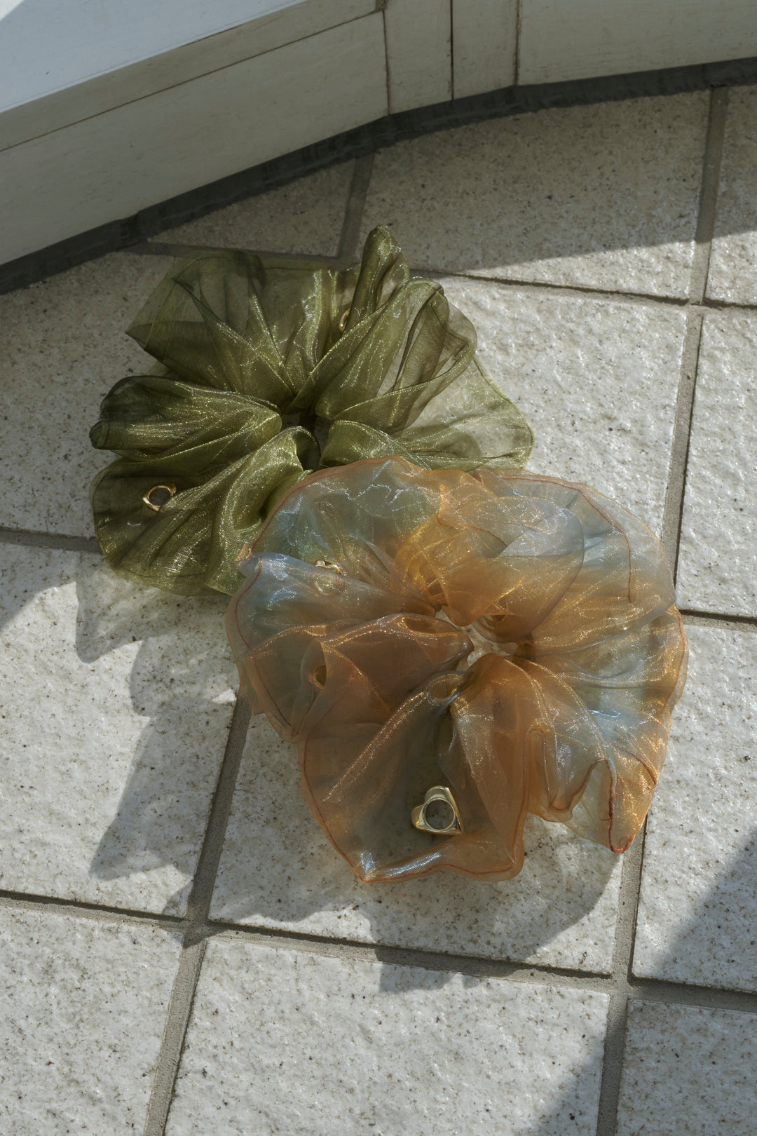 メタル モチーフ シアー シュシュ