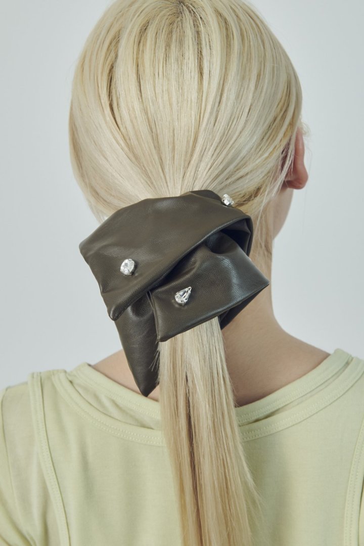 モノトーン ビジュー スクエア ビッグ シュシュ