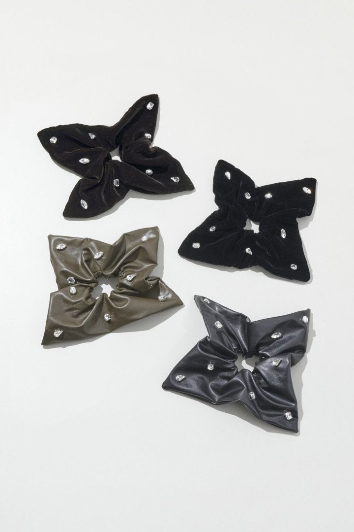 モノトーン ビジュー スクエア ビッグ シュシュ