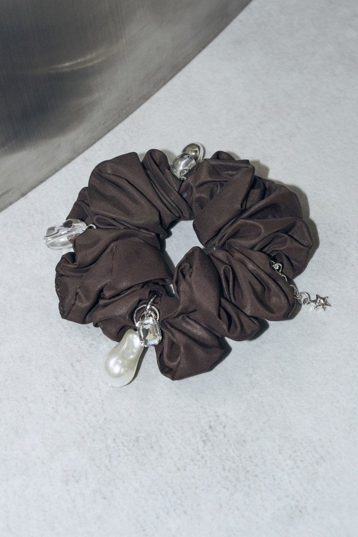 グロウ チャーム サテン シュシュ