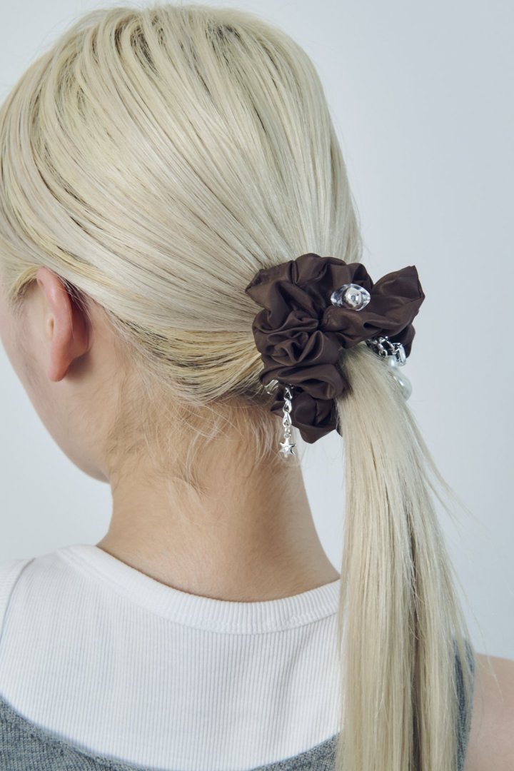 グロウ チャーム サテン シュシュ