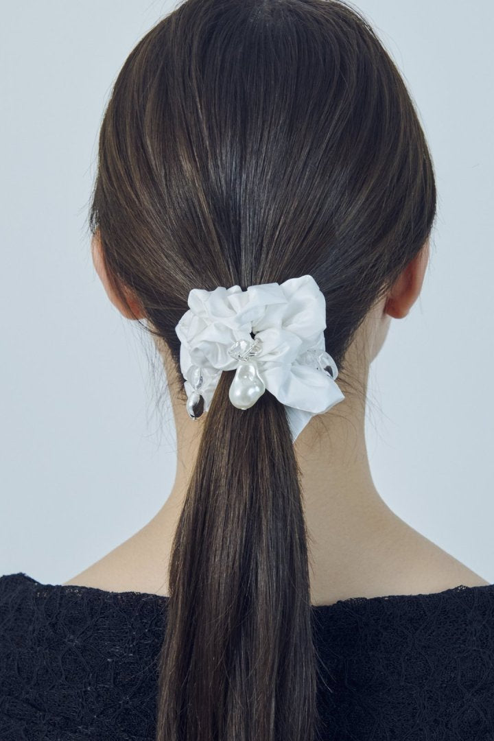 グロウ チャーム サテン シュシュ