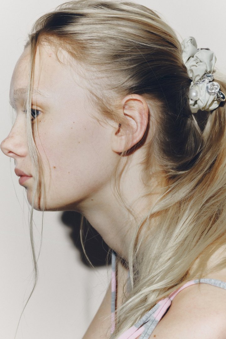 グロウ チャーム サテン シュシュ