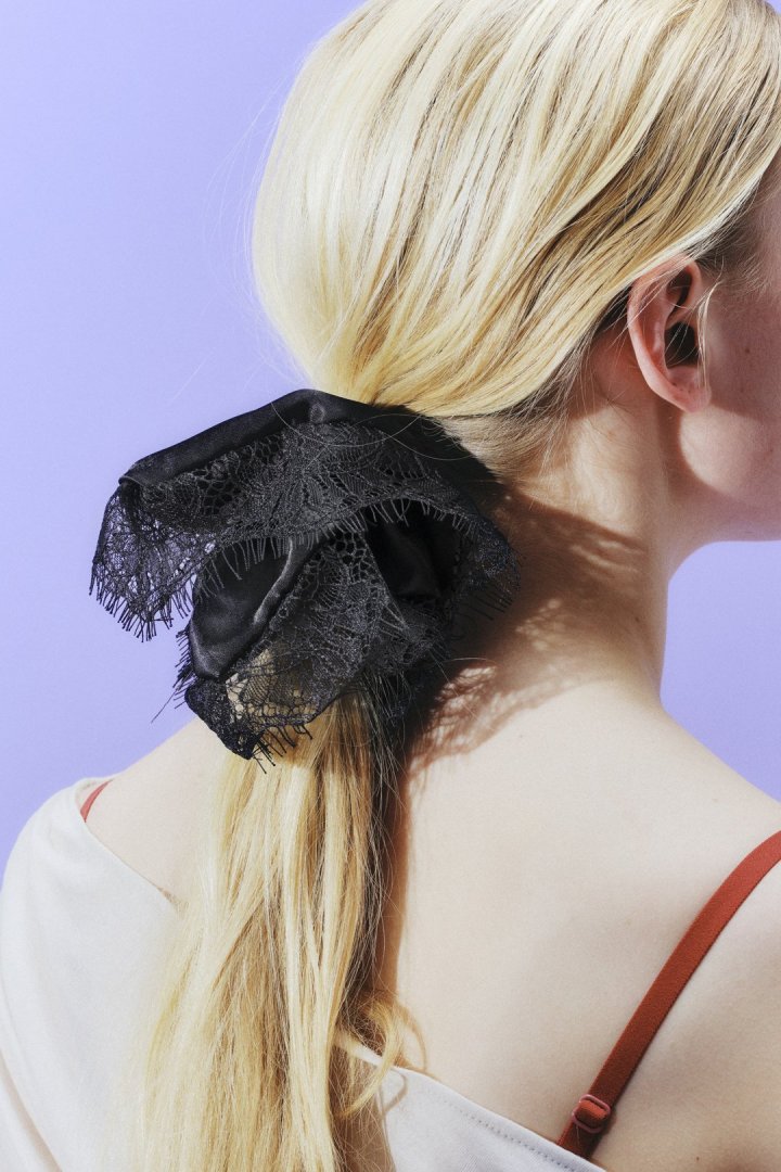 サテン × レース スクエア ビッグ シュシュ