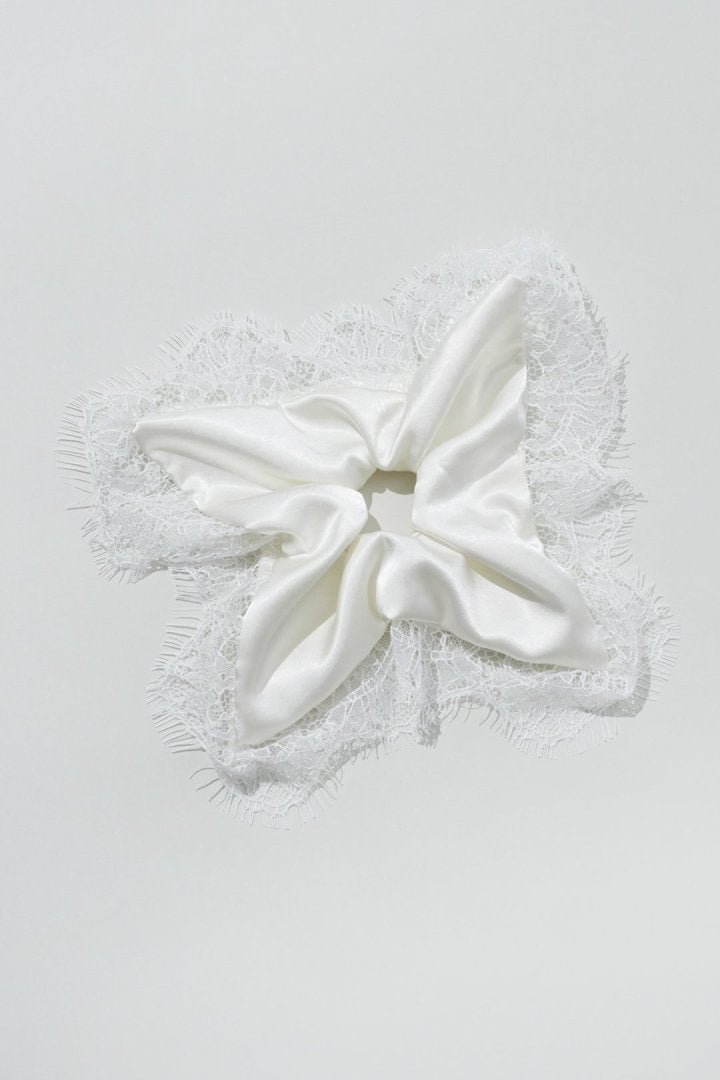 サテン × レース スクエア ビッグ シュシュ