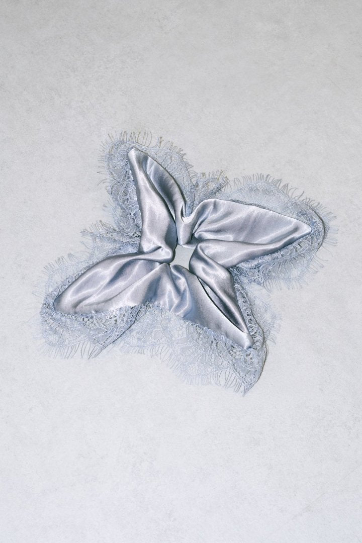 サテン × レース スクエア ビッグ シュシュ