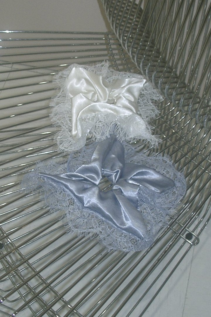 サテン × レース スクエア ビッグ シュシュ