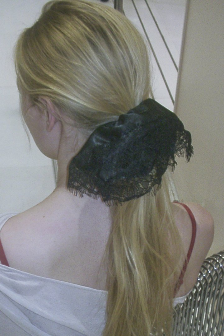 サテン × レース スクエア ビッグ シュシュ