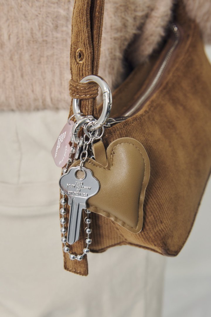 レザー タッチ ハート バッグ チャーム