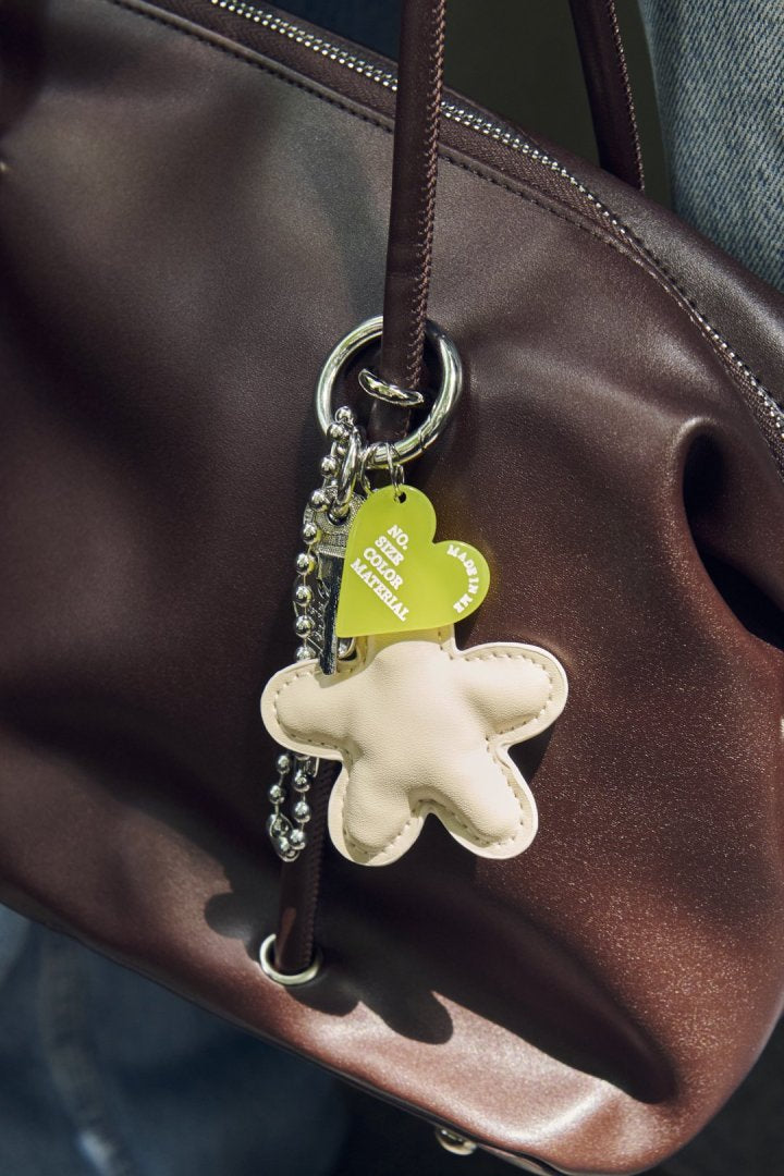 レザー タッチ フラワー バッグ チャーム