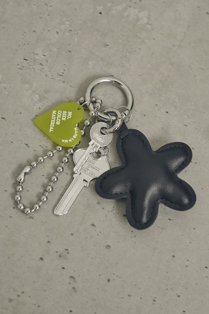 レザー タッチ フラワー バッグ チャーム – GOLDY Onlinestore