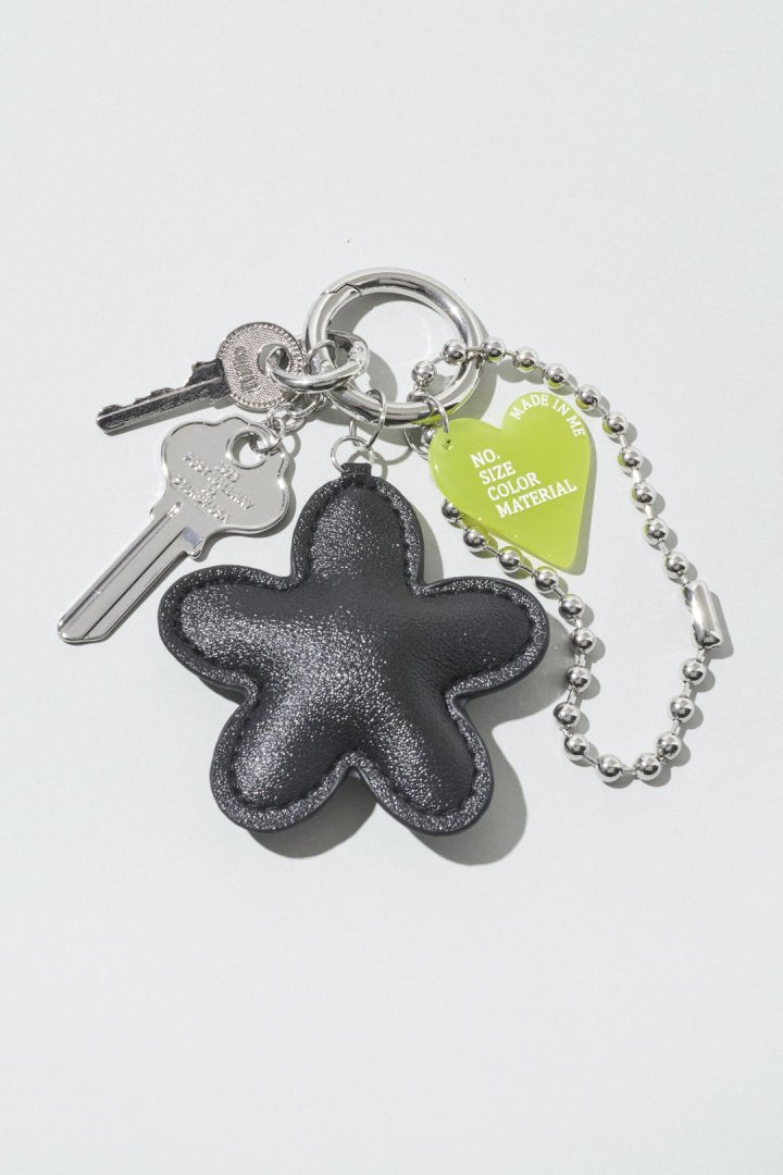 レザー タッチ フラワー バッグ チャーム【KOREA SNAP】 – GOLDY