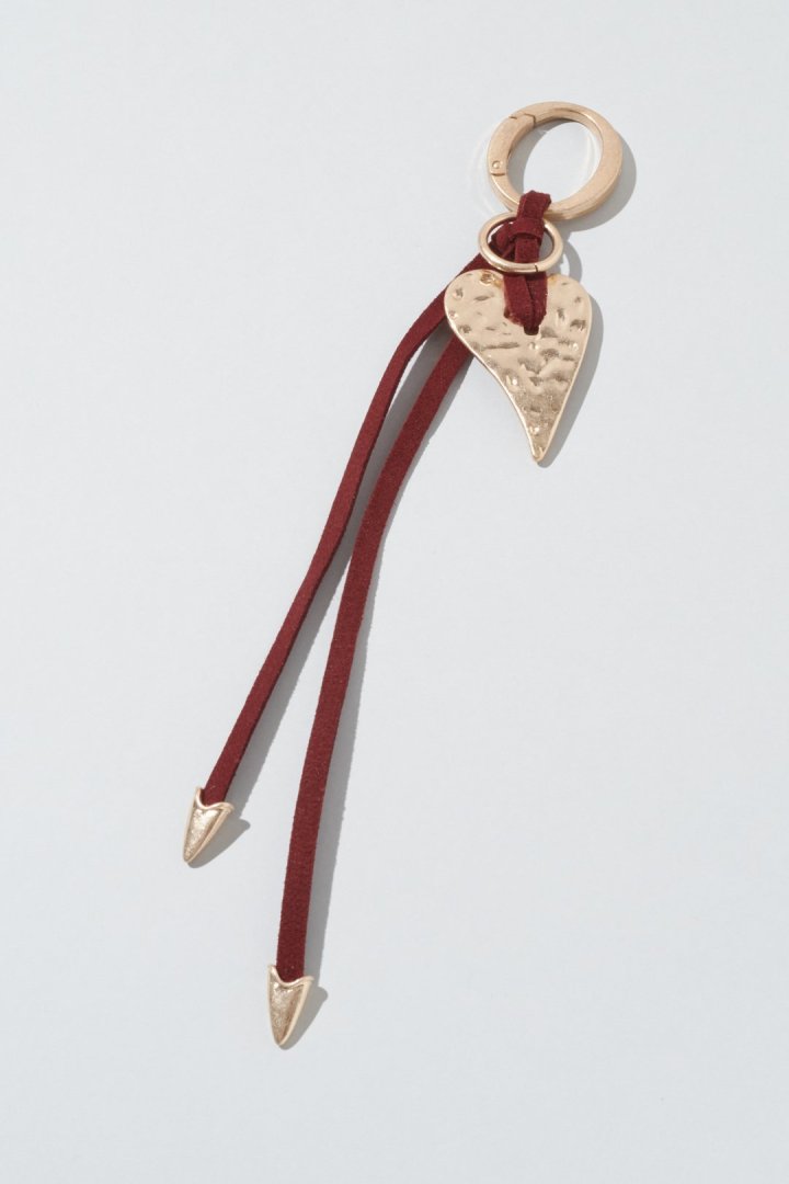 エッジー ハート スエード スレッド チャーム